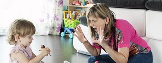 Ako používať posunky s dieťaťom s poruchou sluchu